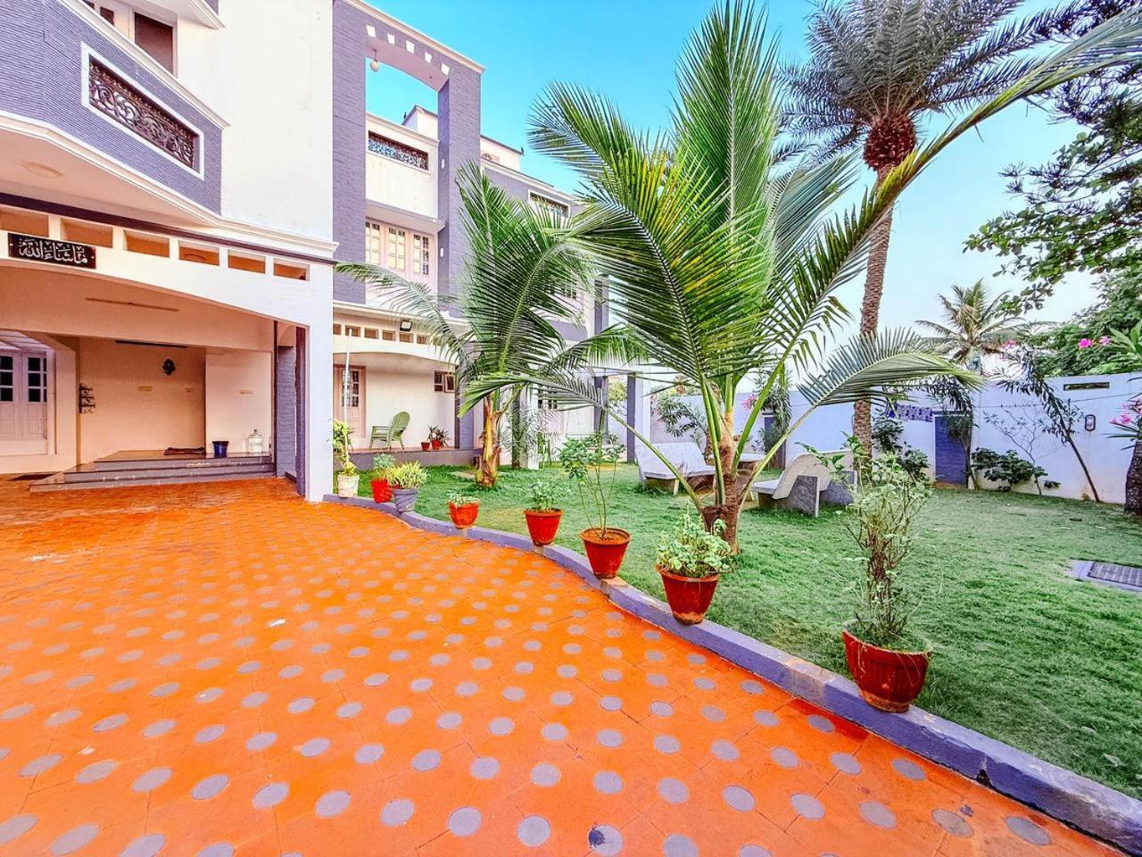 Marvel Times Beach House Chennai Luaran gambar
